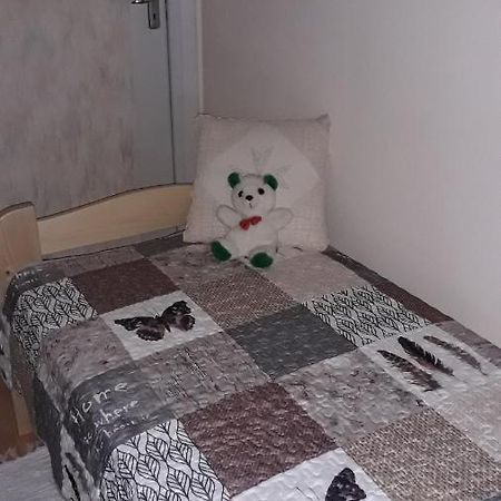 Annika Apartman Еґер Екстер'єр фото