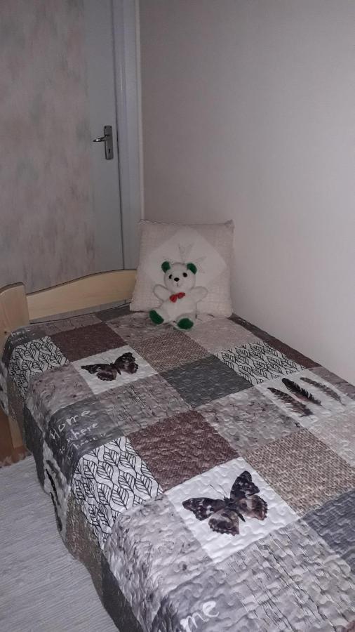 Annika Apartman Еґер Екстер'єр фото