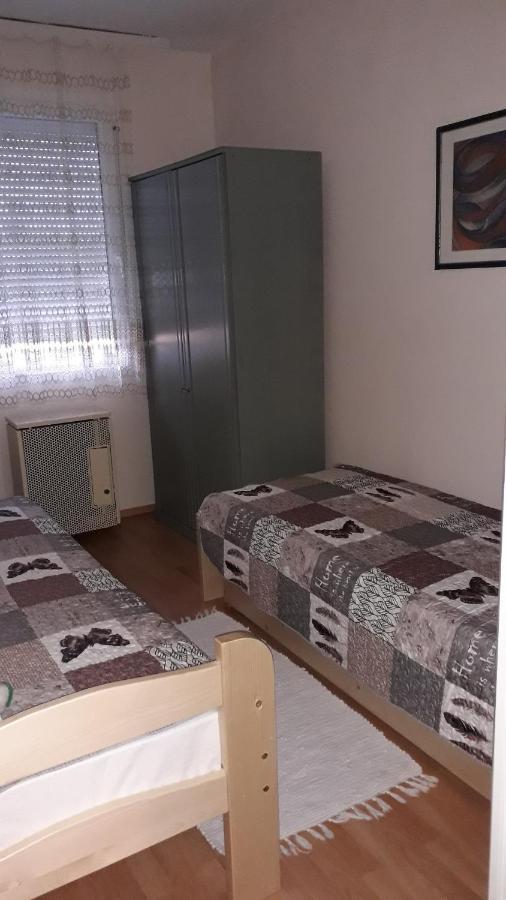 Annika Apartman Еґер Екстер'єр фото