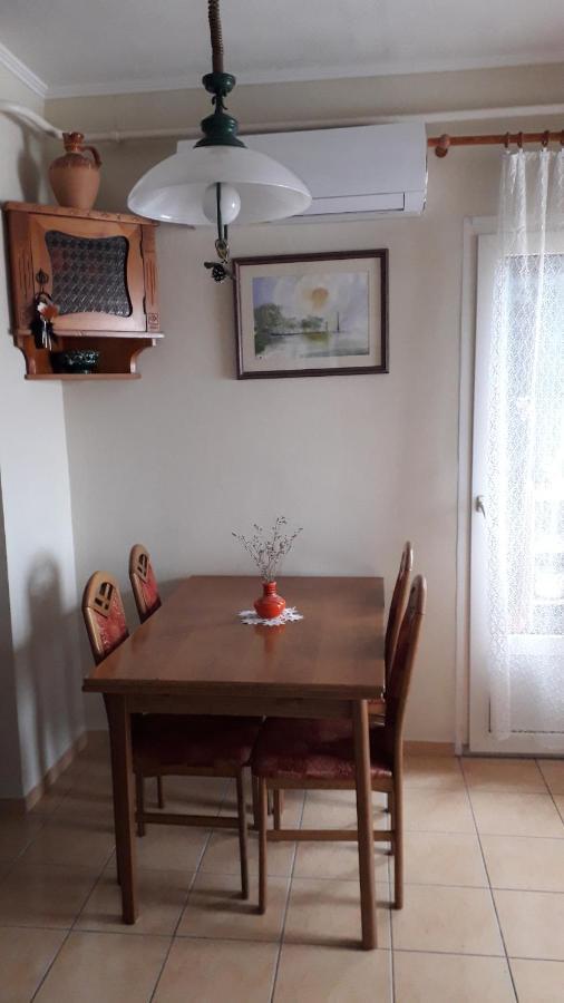 Annika Apartman Еґер Екстер'єр фото