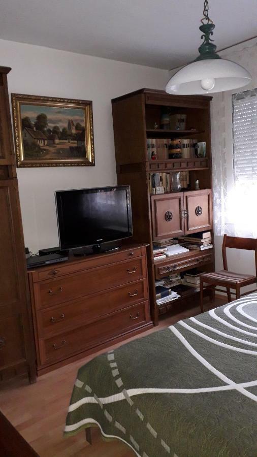 Annika Apartman Еґер Екстер'єр фото