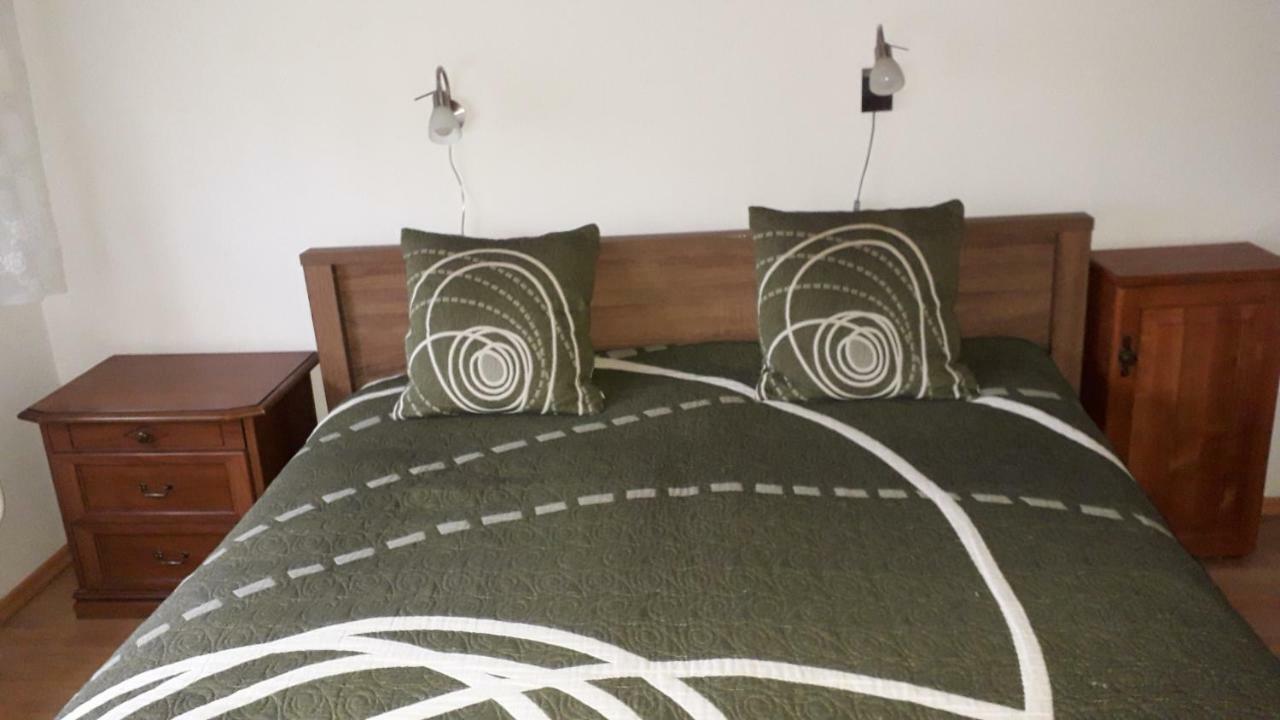 Annika Apartman Еґер Екстер'єр фото