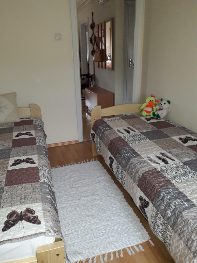 Annika Apartman Еґер Екстер'єр фото