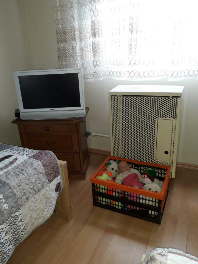 Annika Apartman Еґер Екстер'єр фото